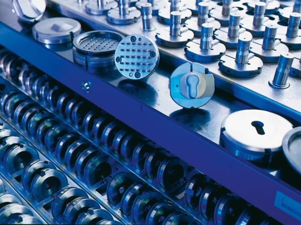 Laserschneiden & CNC-Stanzen komplexer Laserteile